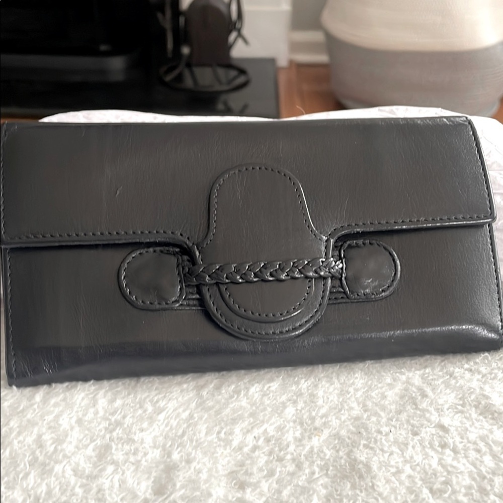 VALENTINO Garavani Elegant Black Leather Wallet